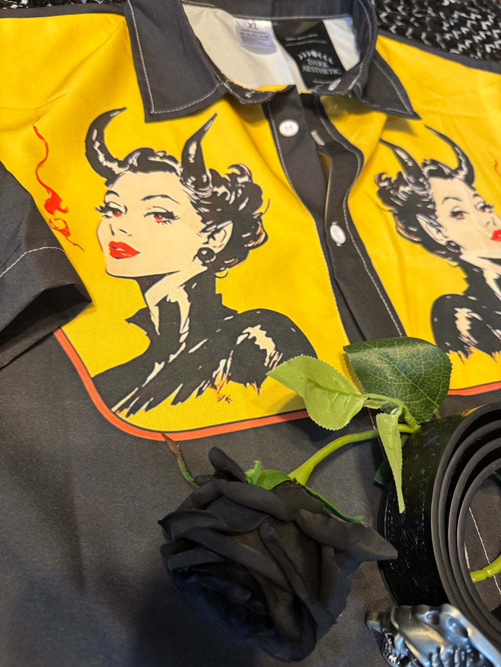 Black valentine pin up button up