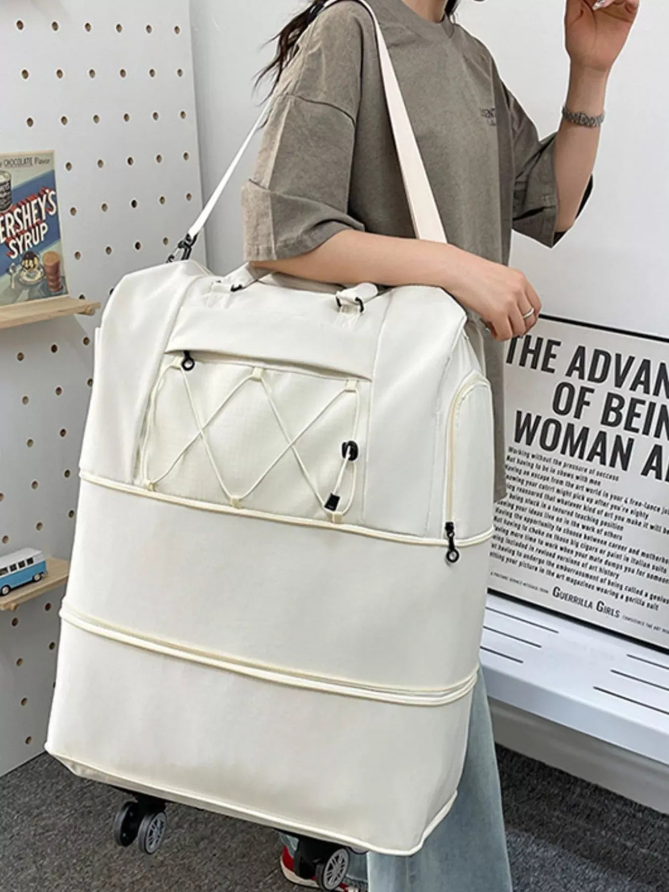 Trendsi Off-white / One Size Expandable Rolling Duffel Bag