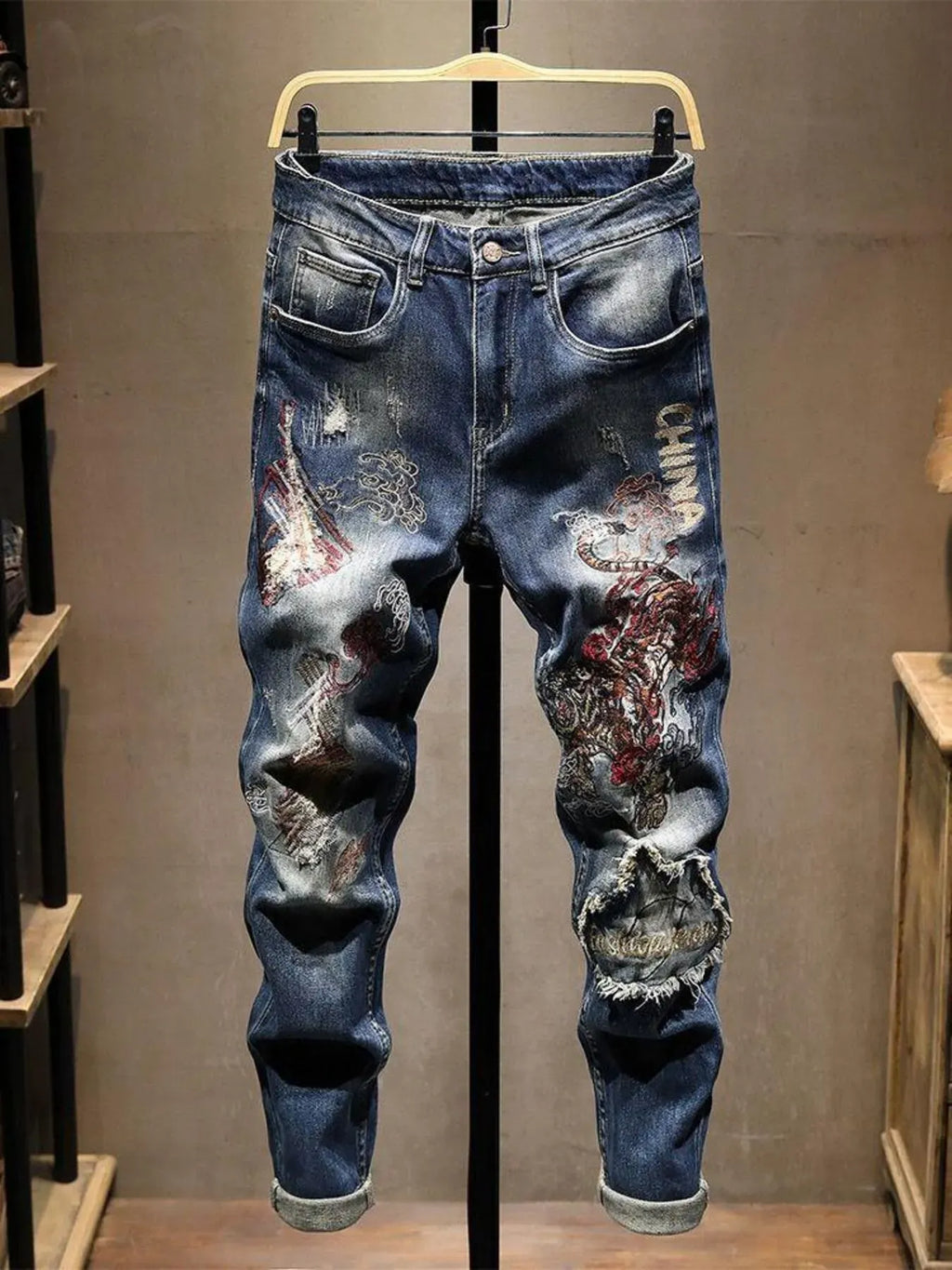 Trendsi Lake Blue / 28 Men's Distressed Embroidered Jeans