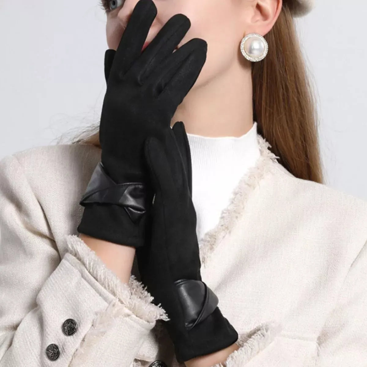 Trendsi Black / One Size Warm Leather Trimmed Suede Gloves