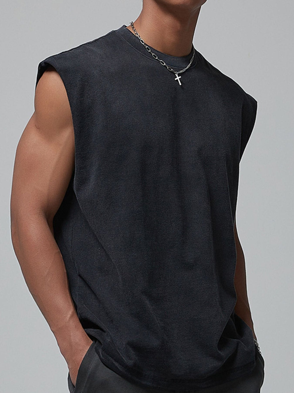 Trendsi Black / L Men's Round Neck Tank