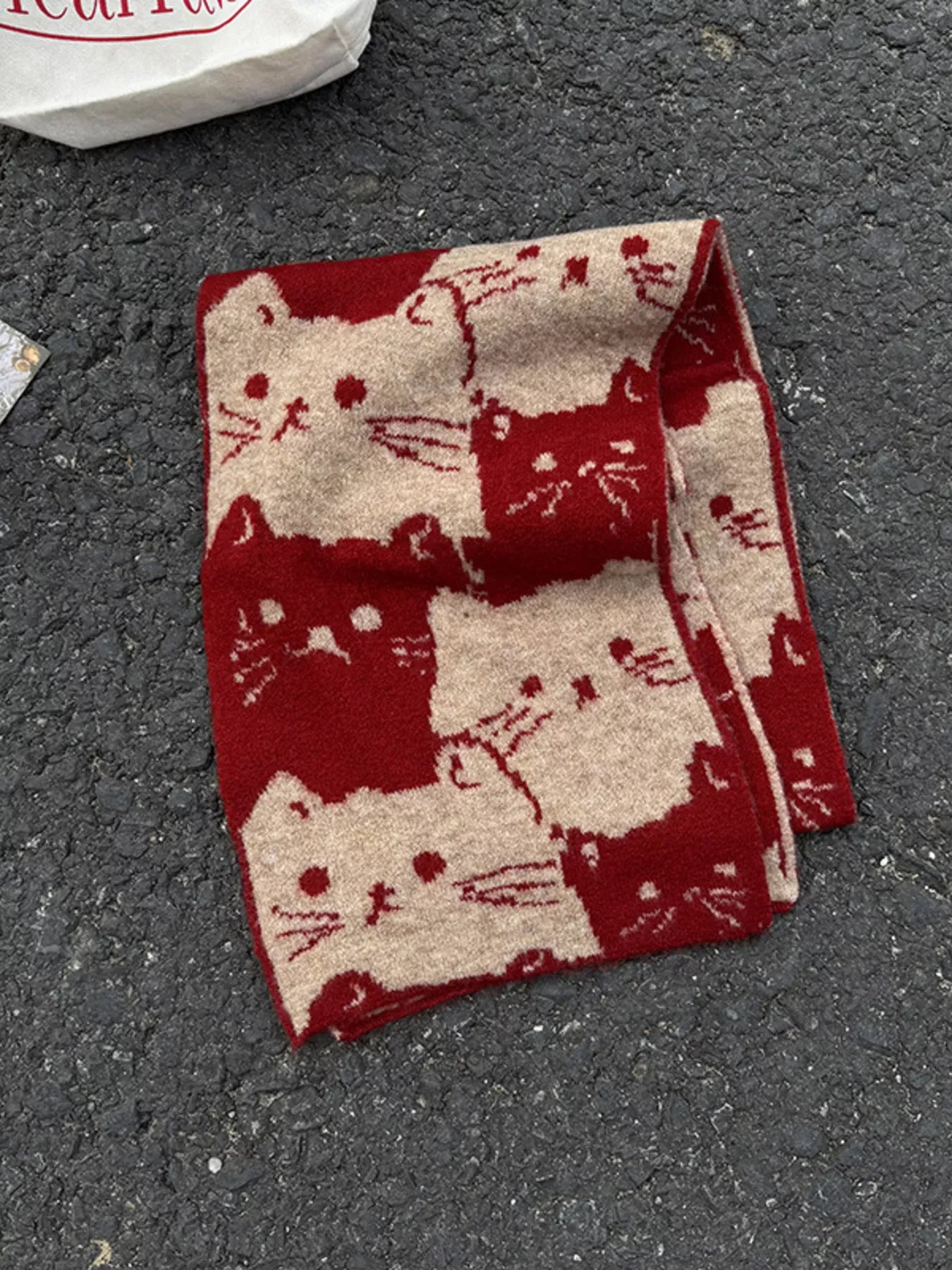 Trendsi Red / ONESIZE Cute Cat Pattern Knitted Scarf